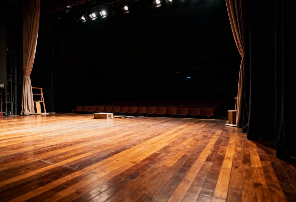 Pół żartem” – komedia Teatru Capitol, która rozbawi i skłoni do refleksji w Wilanowie